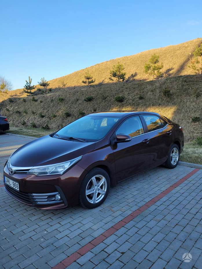 Toyota Corolla, sedanas