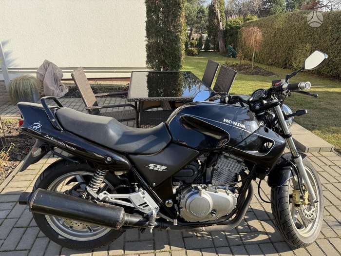 Honda CB 500cc, street / classic