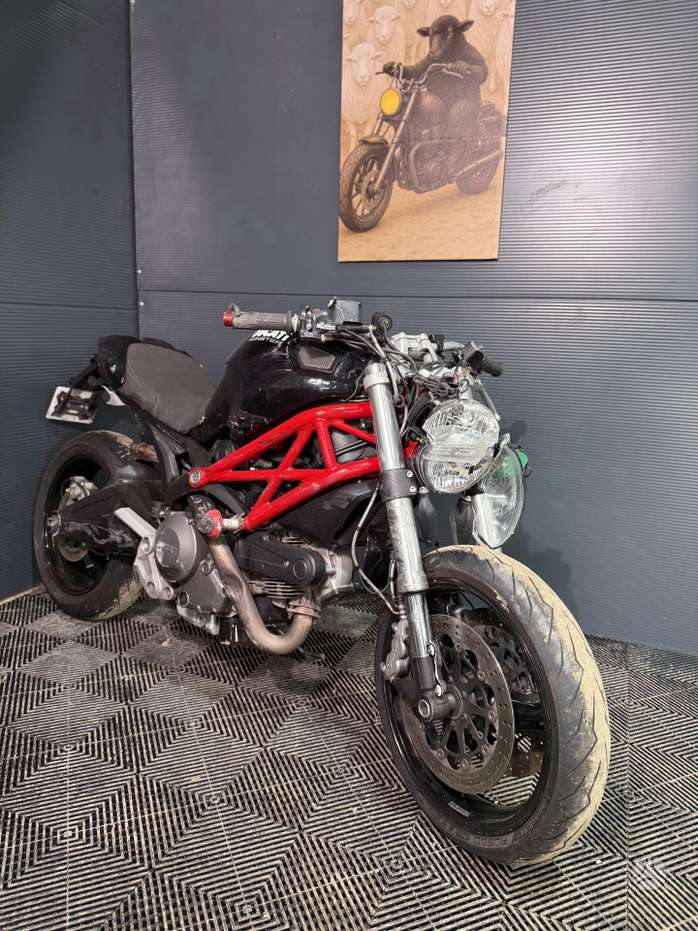 Ducati Monster 696cc, street / classic
