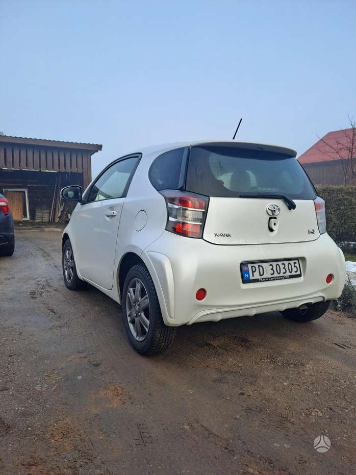 Toyota iQ, 1.0 l., hatchback