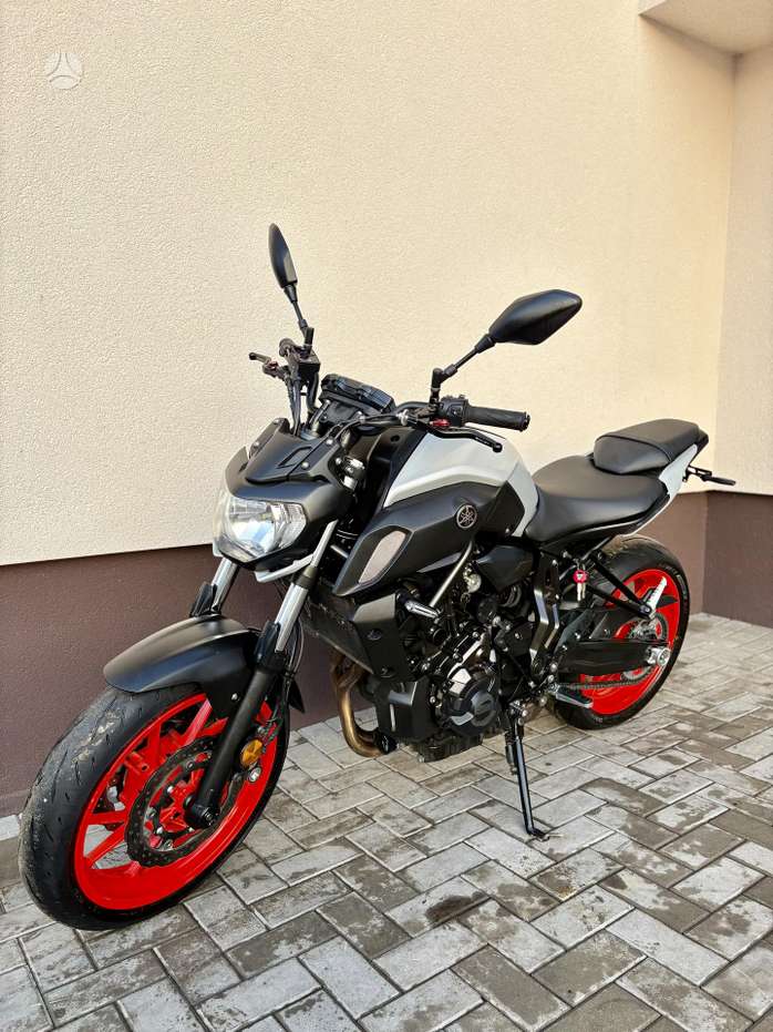 Yamaha MT 07 700cc, street / classic
