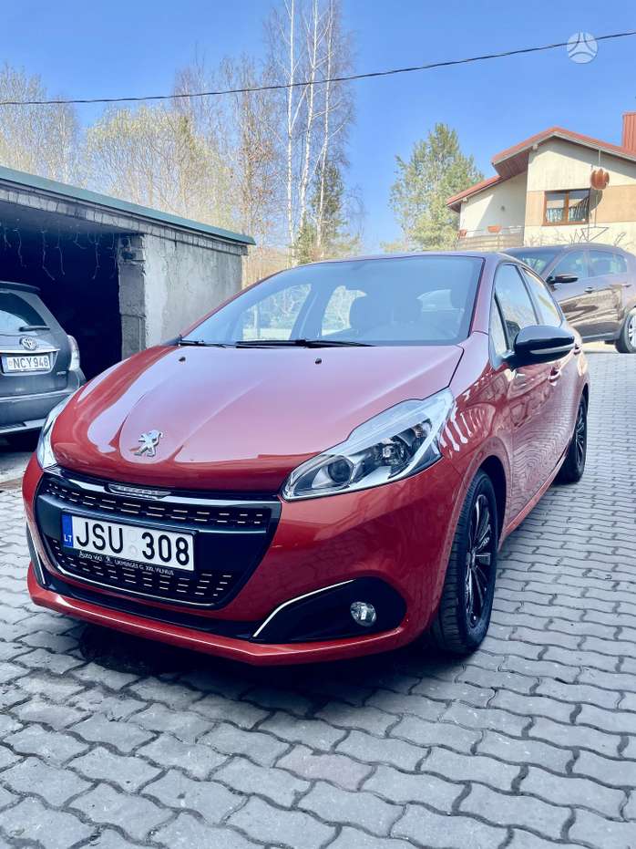 Peugeot 208, 1.2 l., hatchback