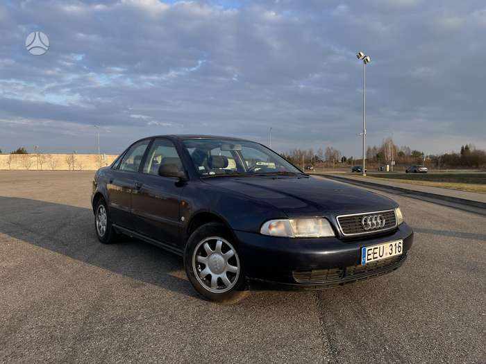 Audi A4, 1.6 l., Седан