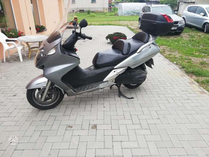 Honda Silverwing 600cc, scooters / mopeds