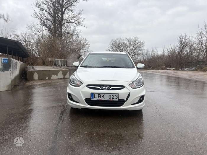 Hyundai Accent, 1.6 l., hatchback