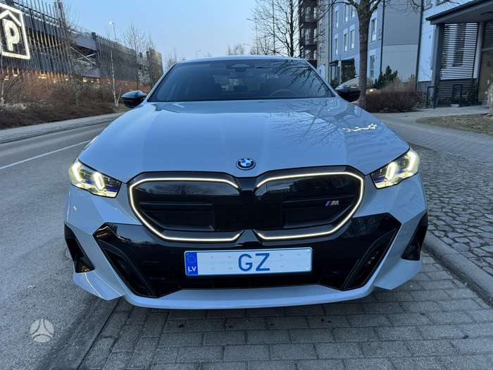 BMW i5, 81 kWh, sedanas