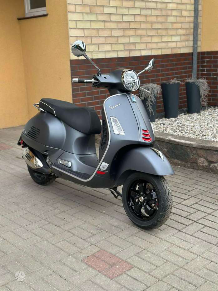 Piaggio Vespa 300cc, scooters / mopeds