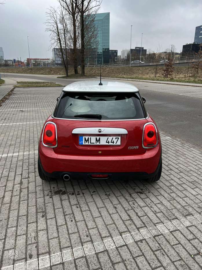 Mini Cooper, 1.5 l., hatchback