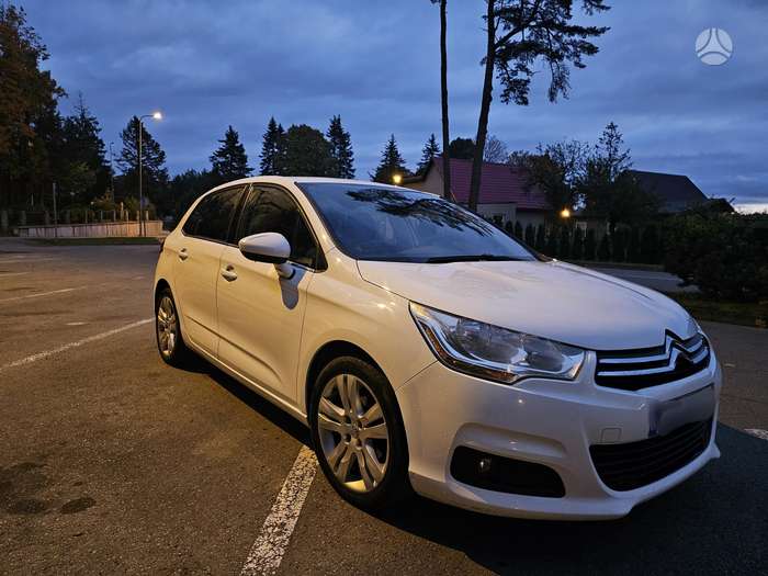 Citroen C4, 1.6 l., hatchback