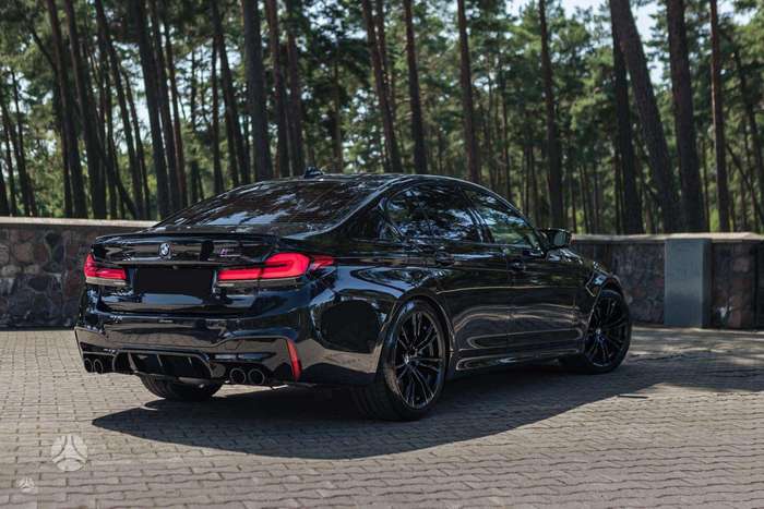 BMW M5, 4.4 l., Седан