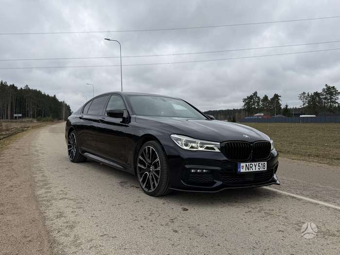 BMW 750, 4.4 l., Седан