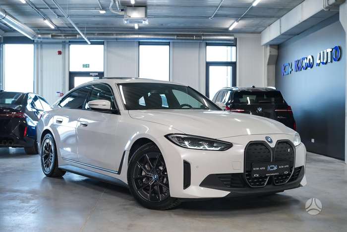 BMW i4, hatchback