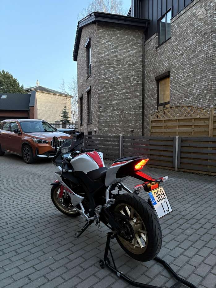 Yamaha YZF 125cc, superbikes