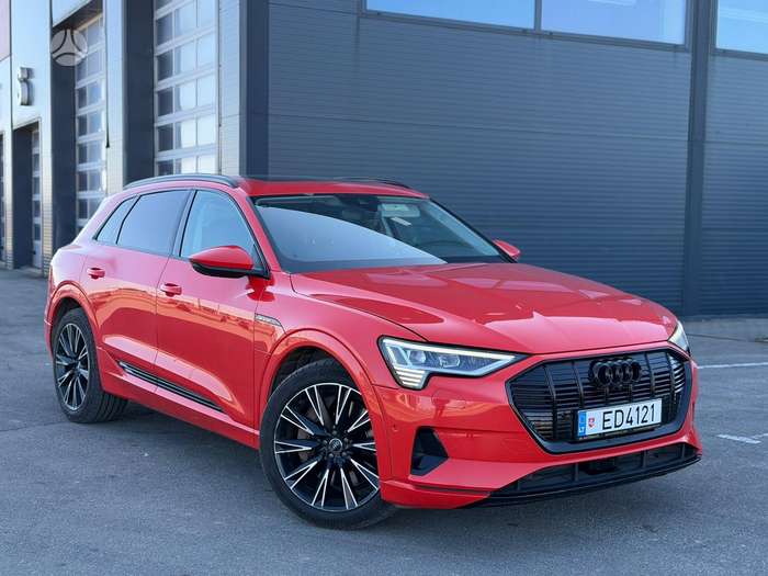 Audi e-tron, 95 kWh, off-road / crossover