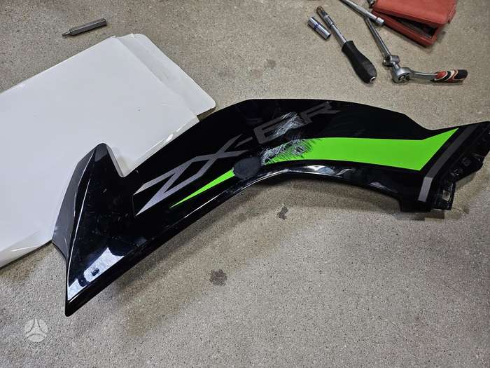 Kawasaki moto dalys (2 psl.) - Skelbiu.lt