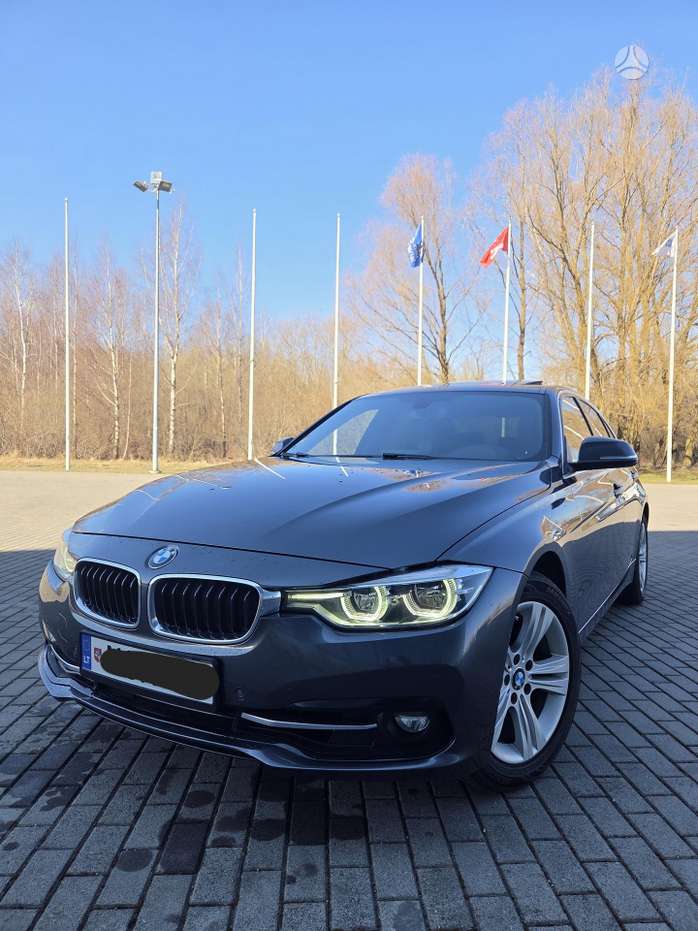 BMW 330, 2.0 l., Седан