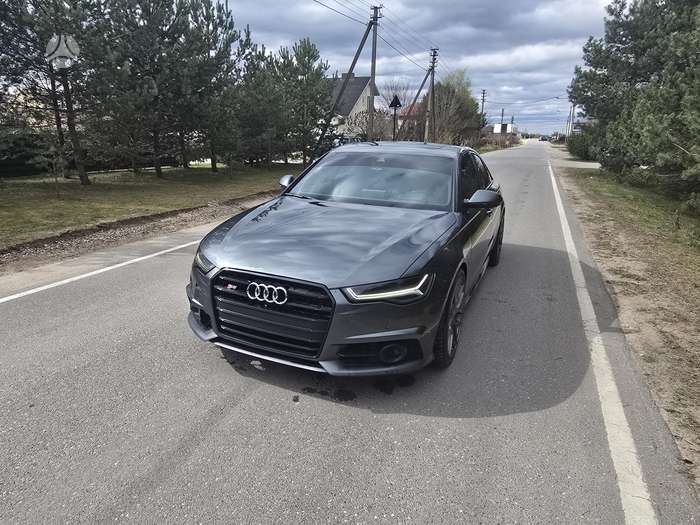 Audi S6, Седан