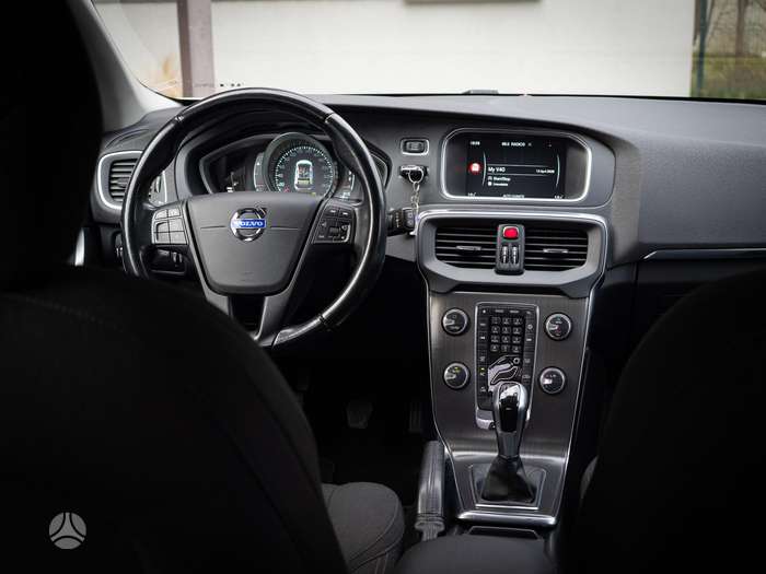 Volvo V40, 2.0 l., Хэтчбек