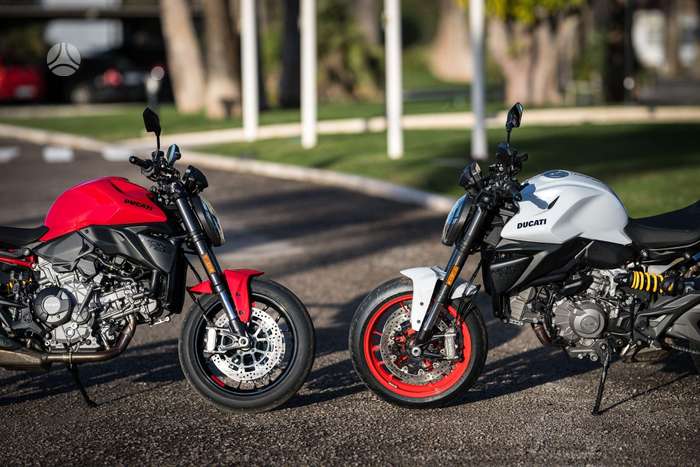 Ducati Monster 890cc, street / classic