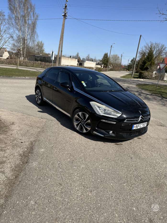 Citroen DS5, 2.0 l., hatchback