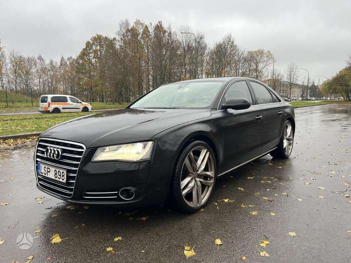 Audi A8, 4.1 l., Седан
