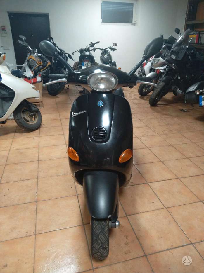 Piaggio Vespa, scooters / mopeds