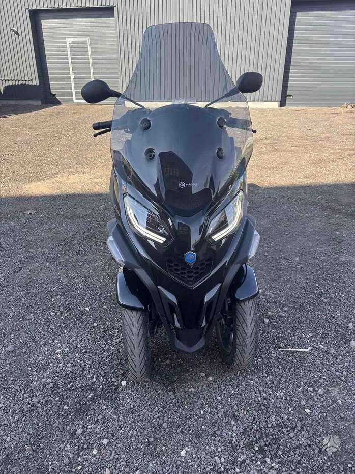 Piaggio MP3 400cc, trikes