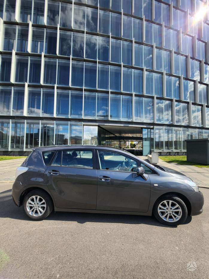 Toyota Verso, 1.8 l., Минивэн