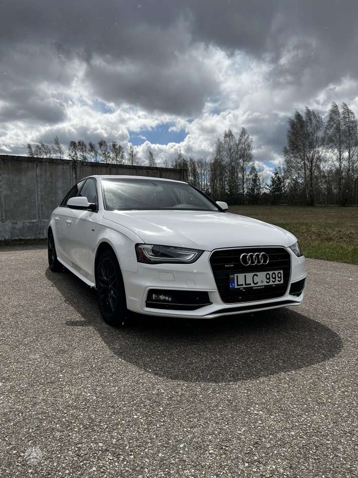 Audi A4, 2.0 l., saloon / sedan