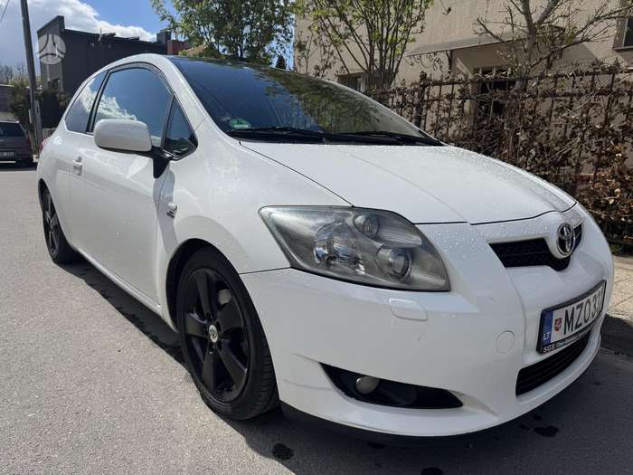Toyota Auris, 2.2 l., hatchback