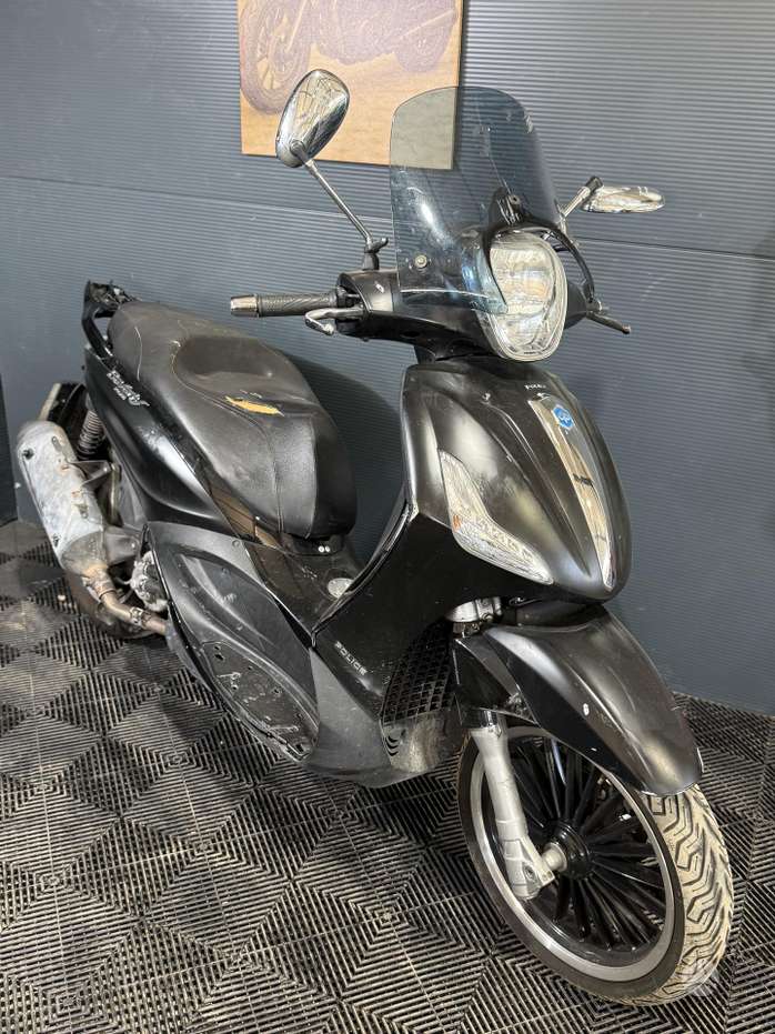 Piaggio Beverly 300cc, scooters / mopeds