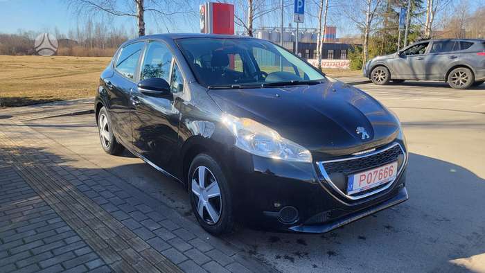 Peugeot 208, 1.2 l., hatchback
