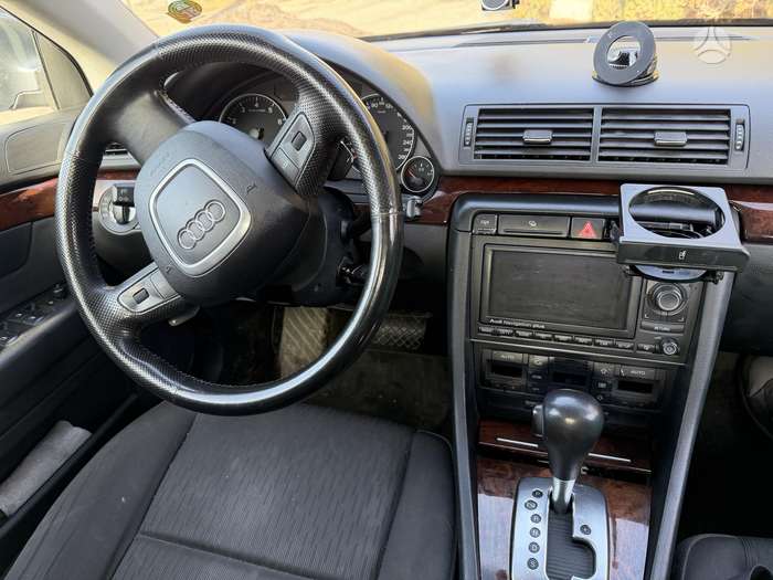 Audi A4, 2.0 l., Седан