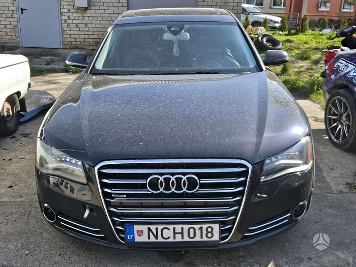 Audi A8, 4.2 l., Седан