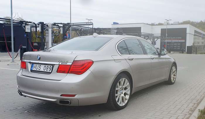 BMW 740, 3.0 l., Седан