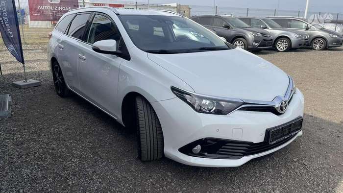 Toyota Auris, 1.6 l., Универсал