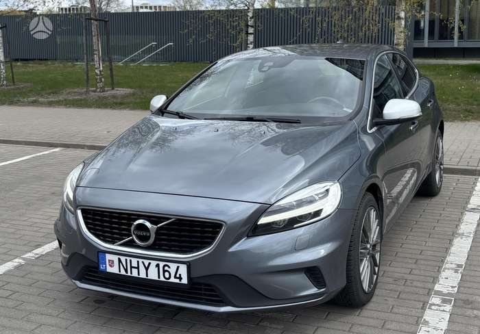Volvo V40, 2.0 l., hatchback