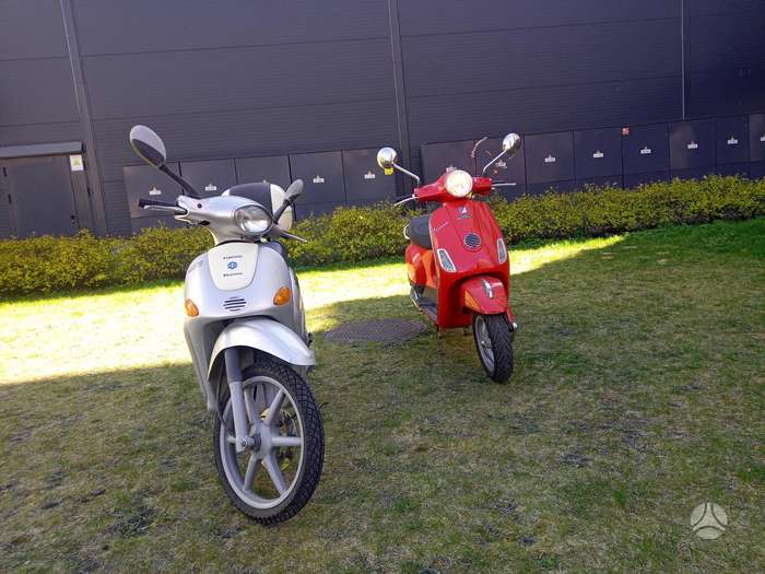 Piaggio Vespa 50cc, motoroleriai / mopedai
