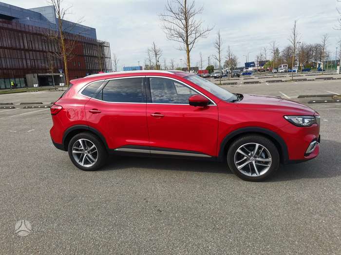 MG EHS, 1.5 l., off-road / crossover