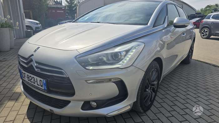 Citroen DS5, 2.0 l., hatchback