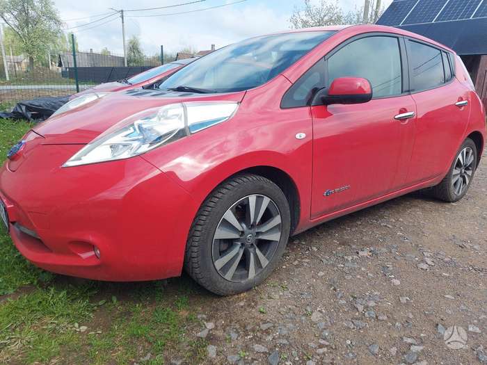 Nissan Leaf, 30 кВт·ч, Хэтчбек