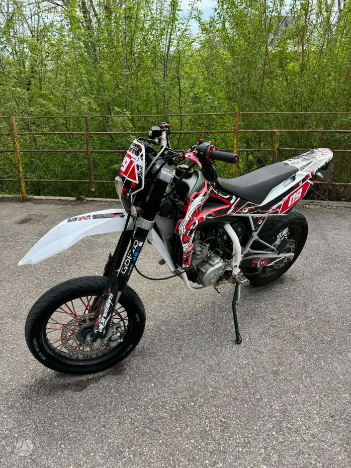 Husqvarna SMR 125cc, supermoto