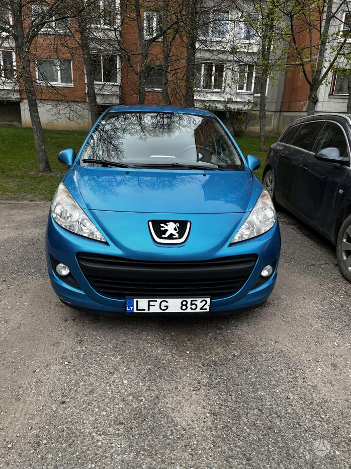 Peugeot 207, 1.4 l., hatchback
