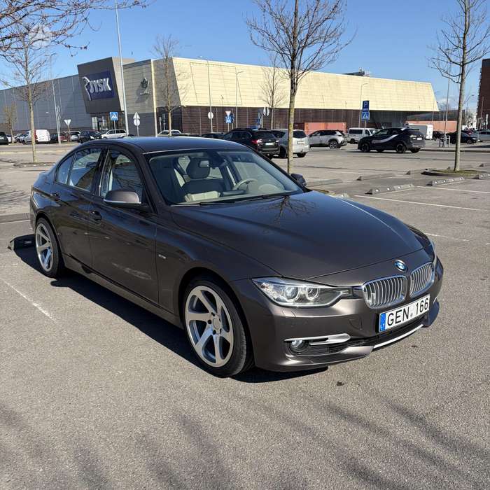 BMW 320, 2.0 l., saloon / sedan