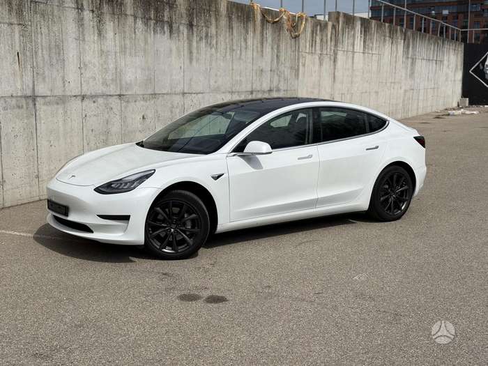 Tesla Model 3, hatchback