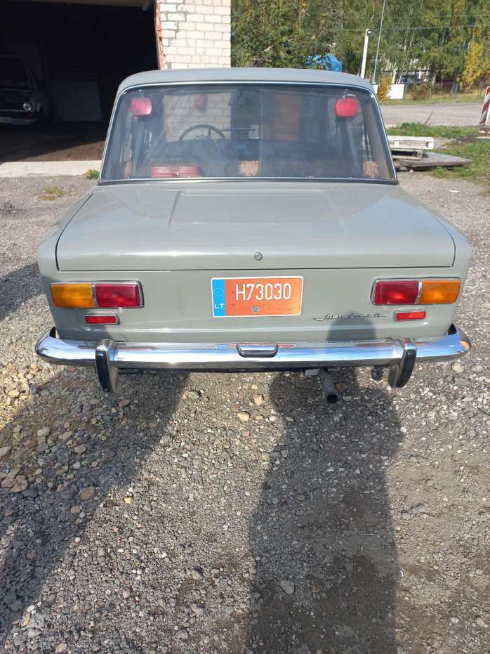 Lada 21011, 1.3 l., Седан