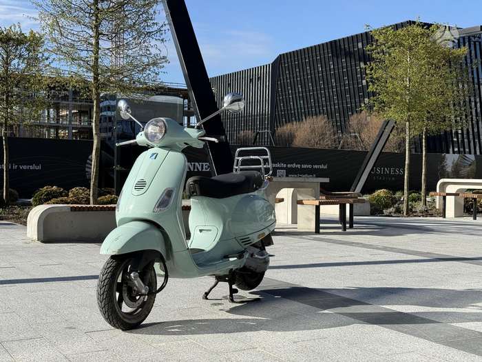 Piaggio Vespa 49cc, scooters / mopeds
