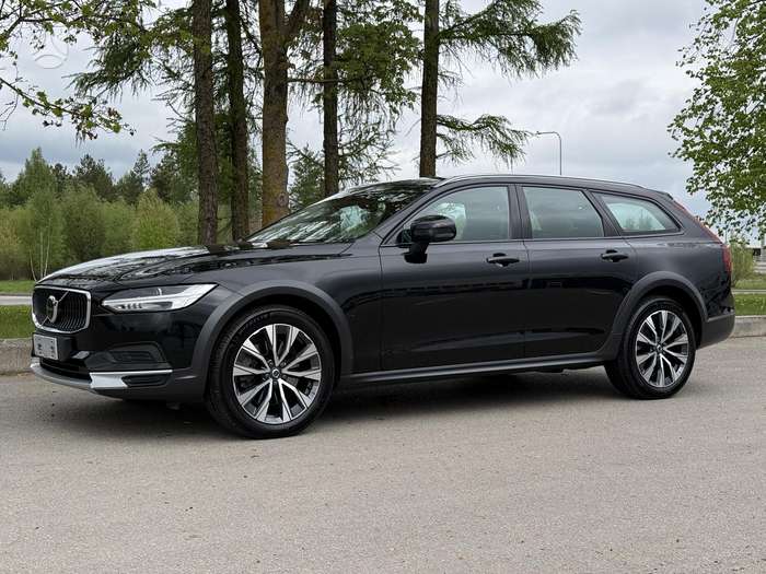Volvo V90 Cross Country, Универсал