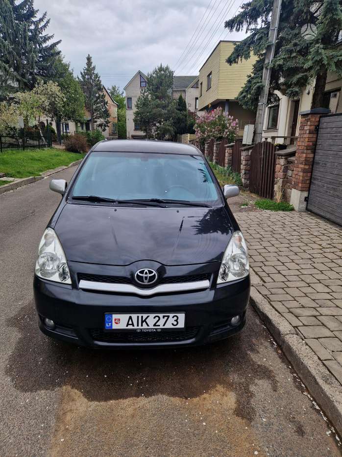 Toyota Corolla Verso, 2.0 l., Минивэн