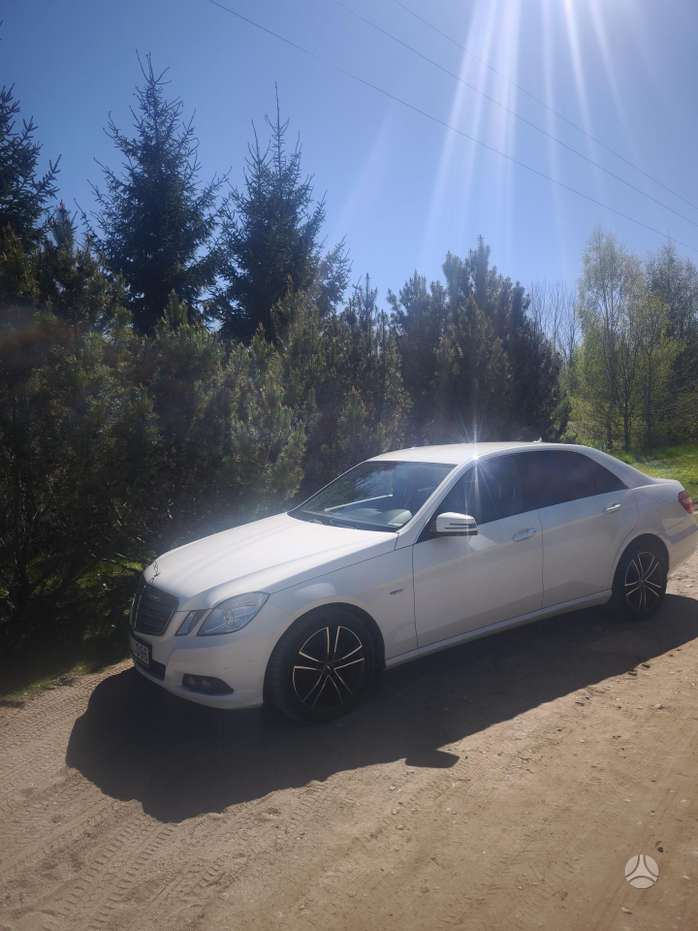 Mercedes-Benz E200, 2.2 l., Седан